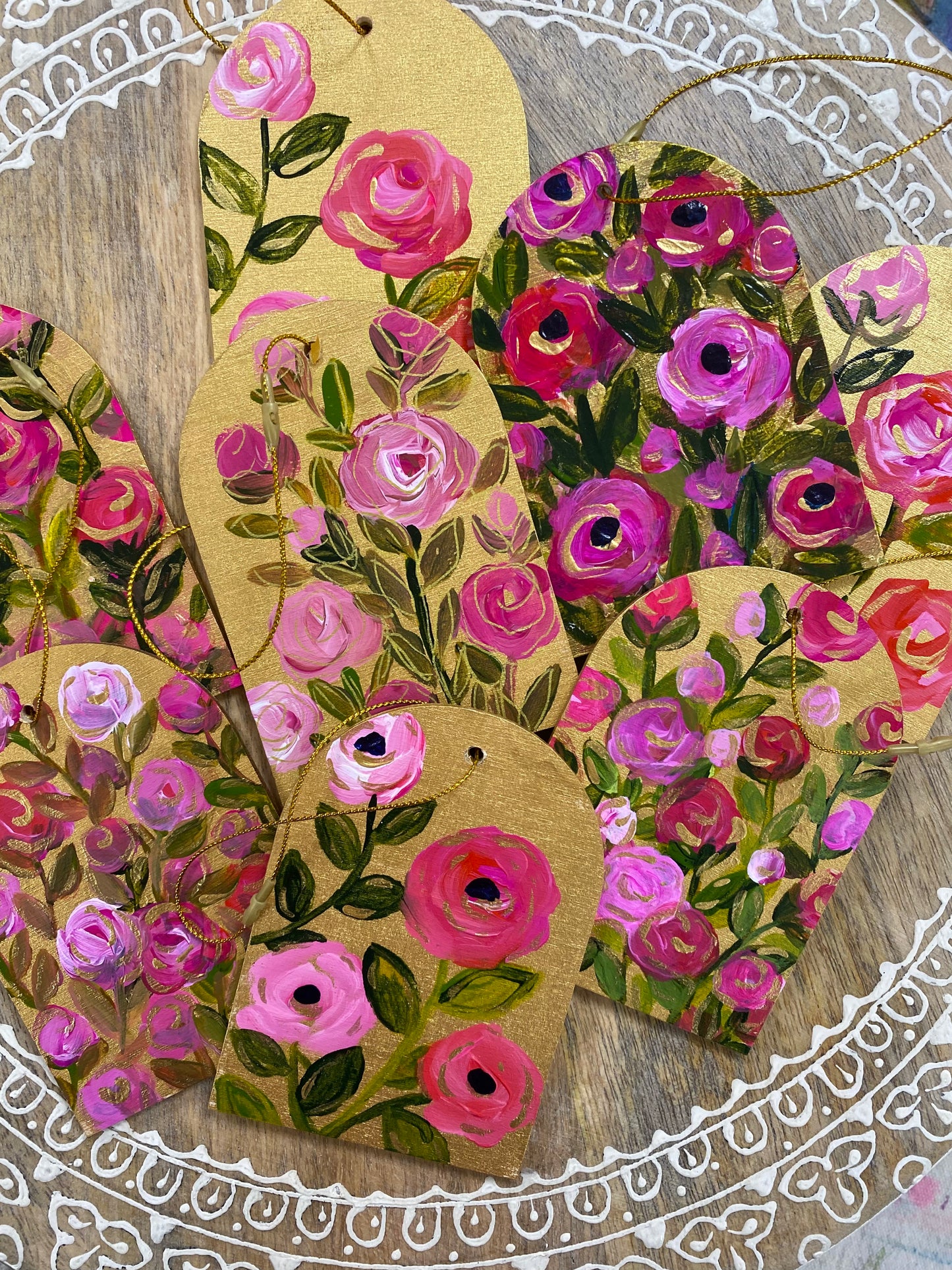 GOLD FLORAL ORNAMENT