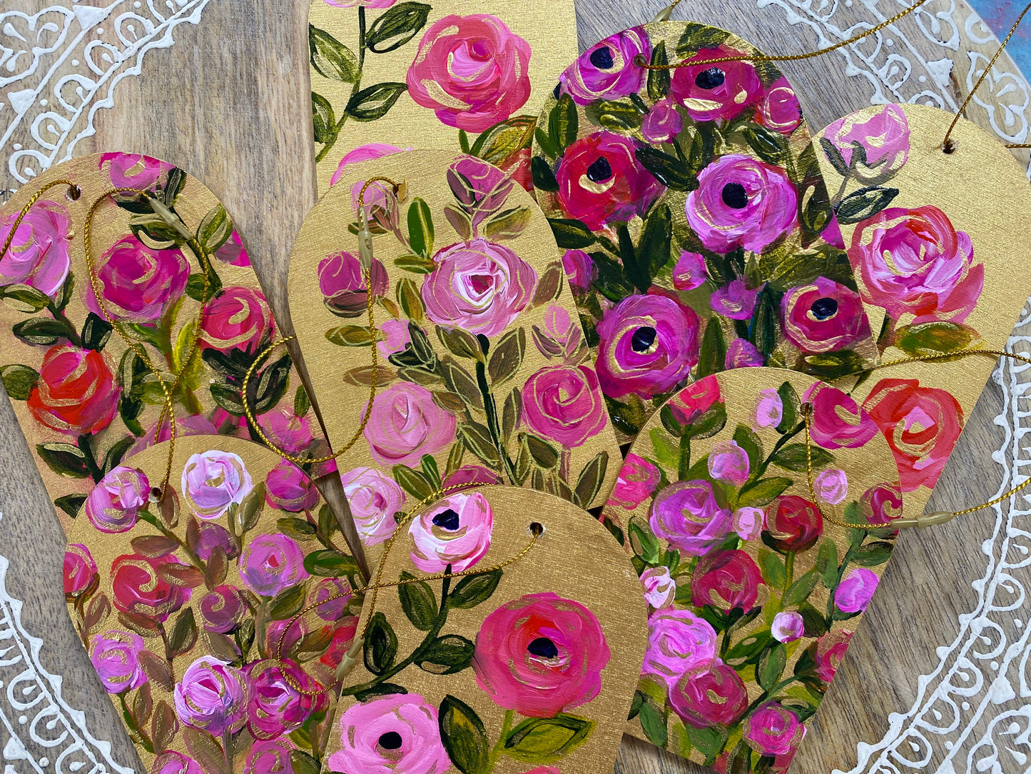GOLD FLORAL ORNAMENT