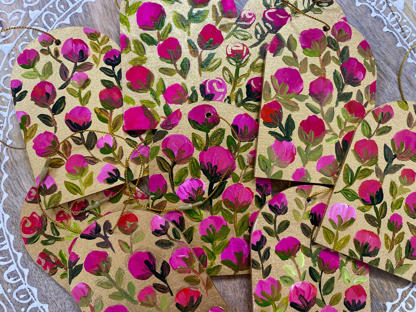GOLD FLORAL ORNAMENT