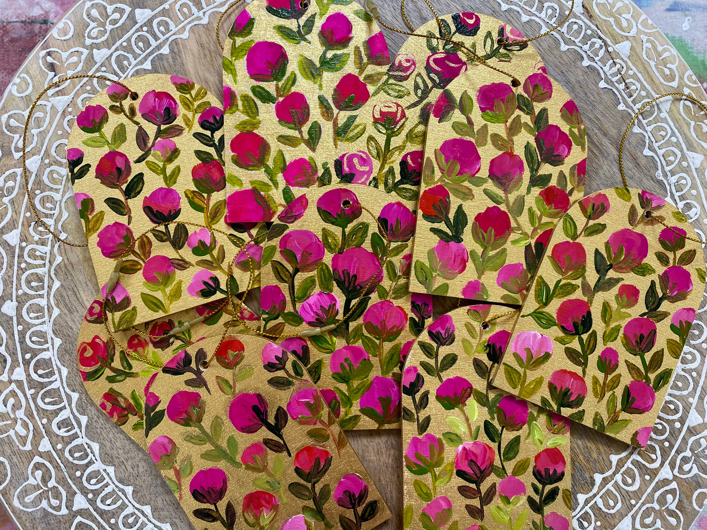 GOLD FLORAL ORNAMENT