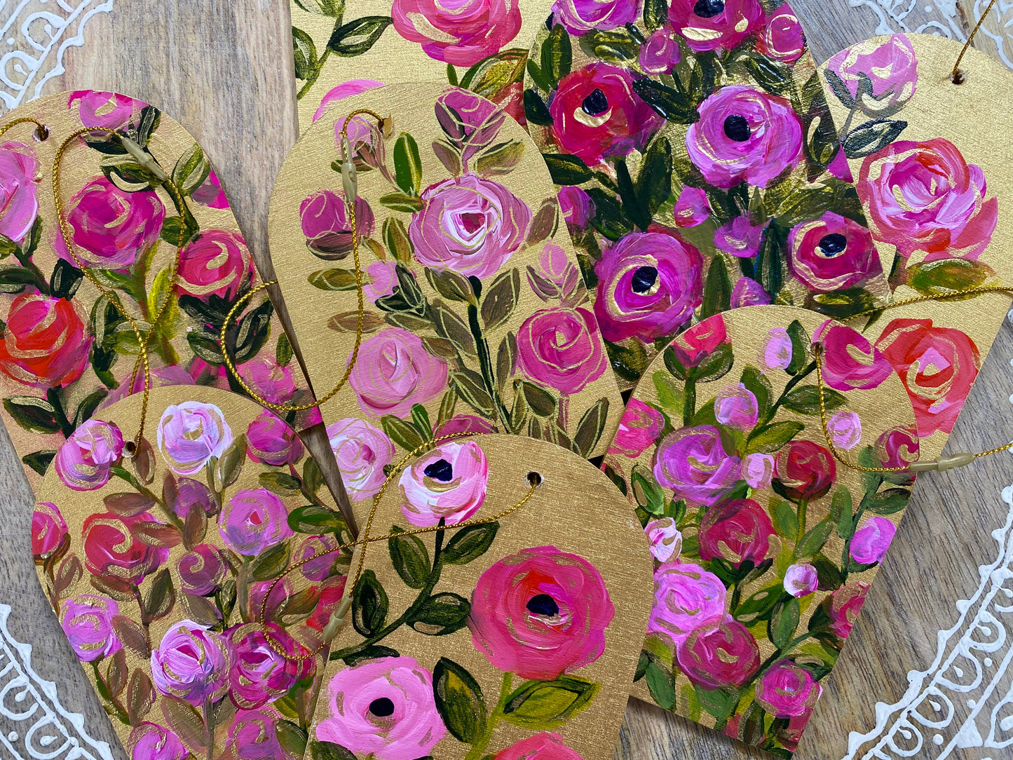 GOLD FLORAL ORNAMENT