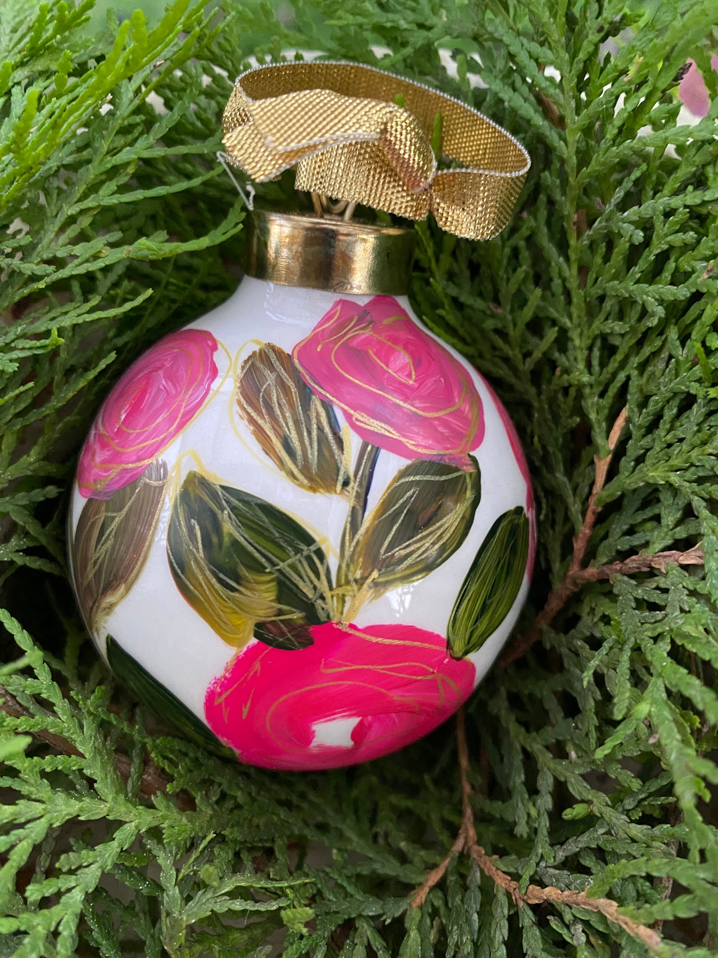 DUSTY ROSE ROUND ORNAMENT